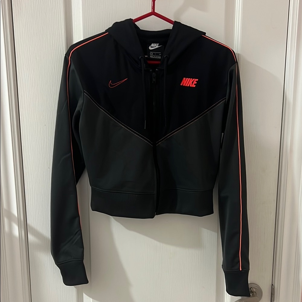 Retro Cropped Nike Black Zip-up, Size Small